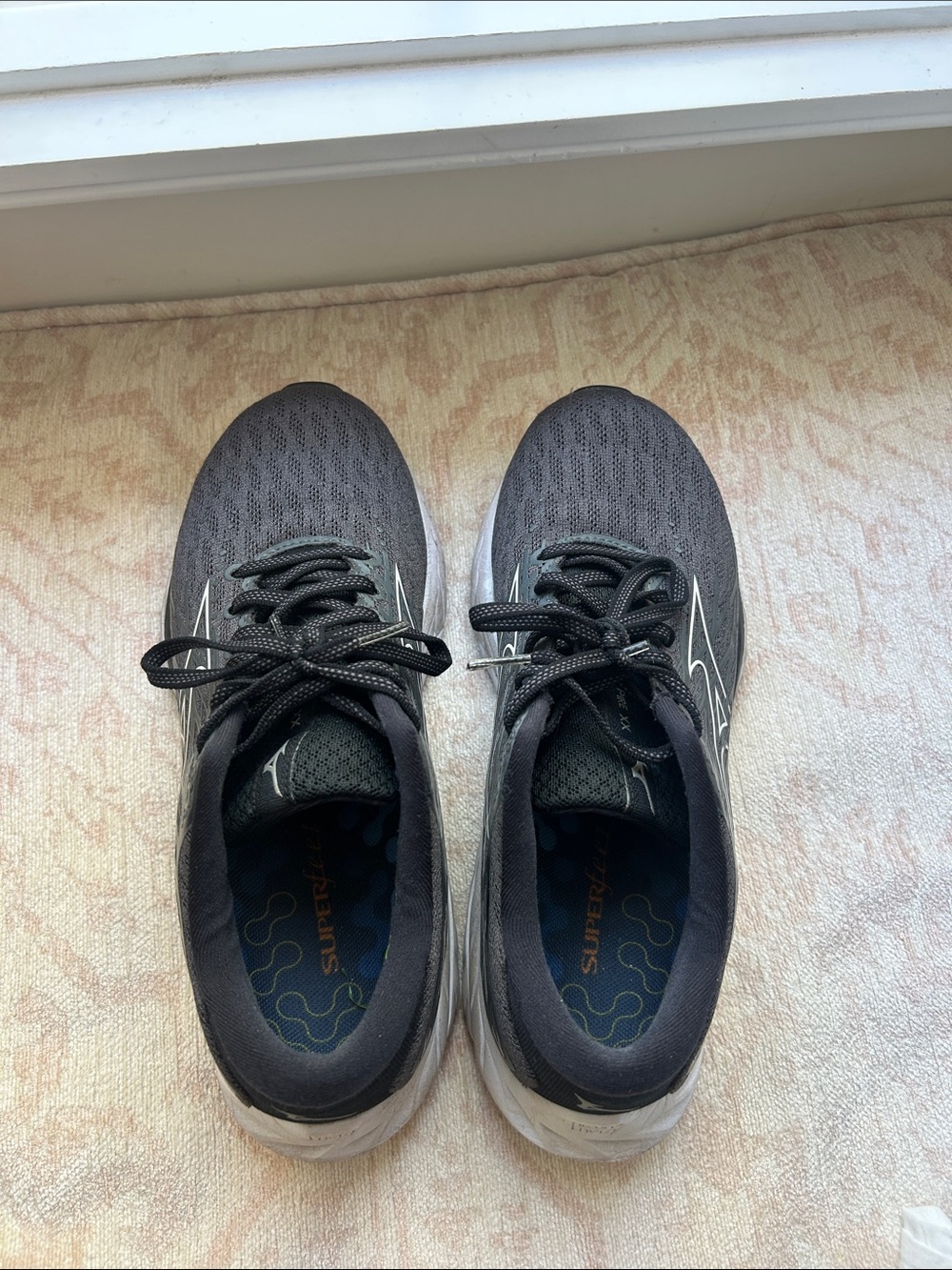 Mizuno Black and Silver Women's Athletic Running Shoes